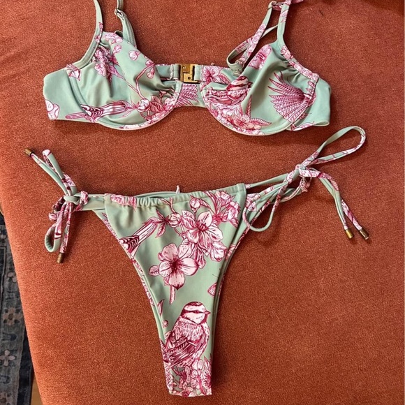 Bundeled top and bottom SISTER bikini swimsuit - Picture 5 of 5